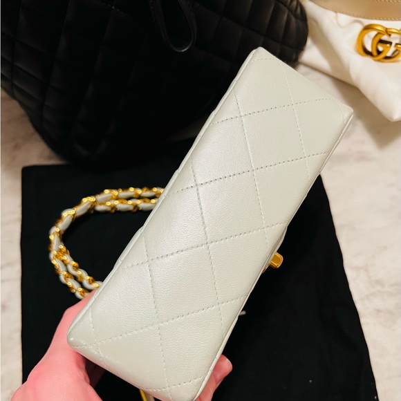 🔴 SOLD 🔴 Vintage Chanel Mini Border Flap Bag - Picture 8 of 17